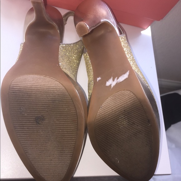 Shoes - Picture 4 of 5